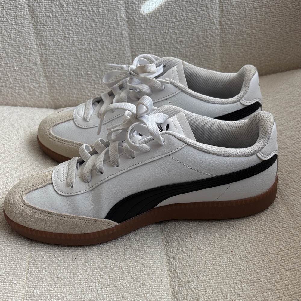 Puma White and Gray Athletic Shoes